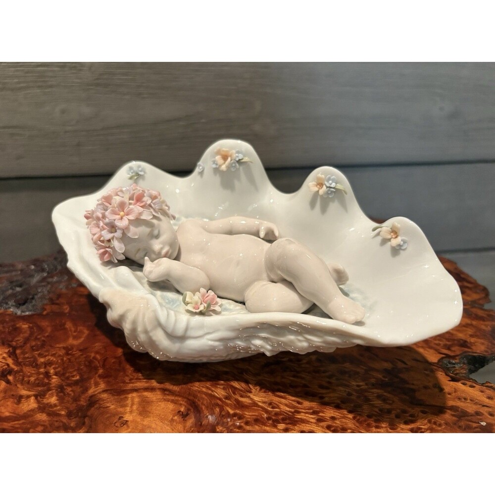 Lladro 8031 Sea Slumber Figurine NOT PERFECT and No Box